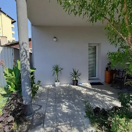 アパート Tattoo R ネゴティン